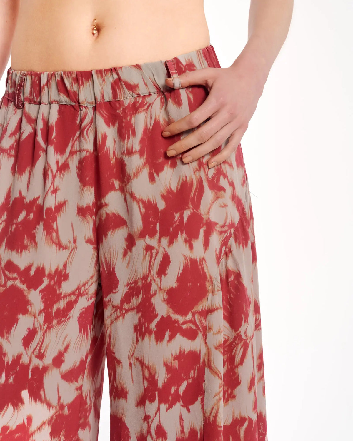 Italian Rose Crepe Florence Pants by THE TALES - detail view