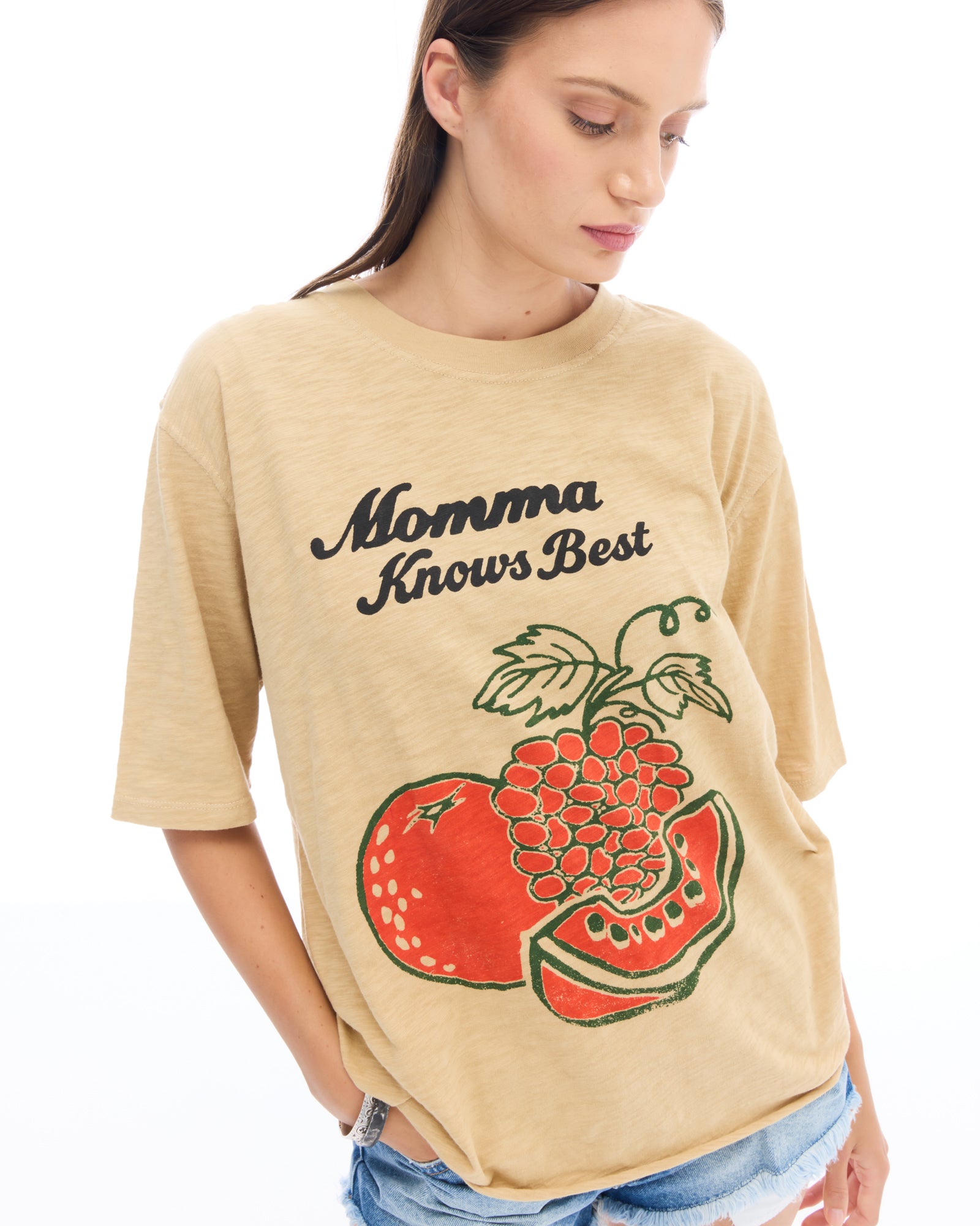 Momma Knows Best Street Tee