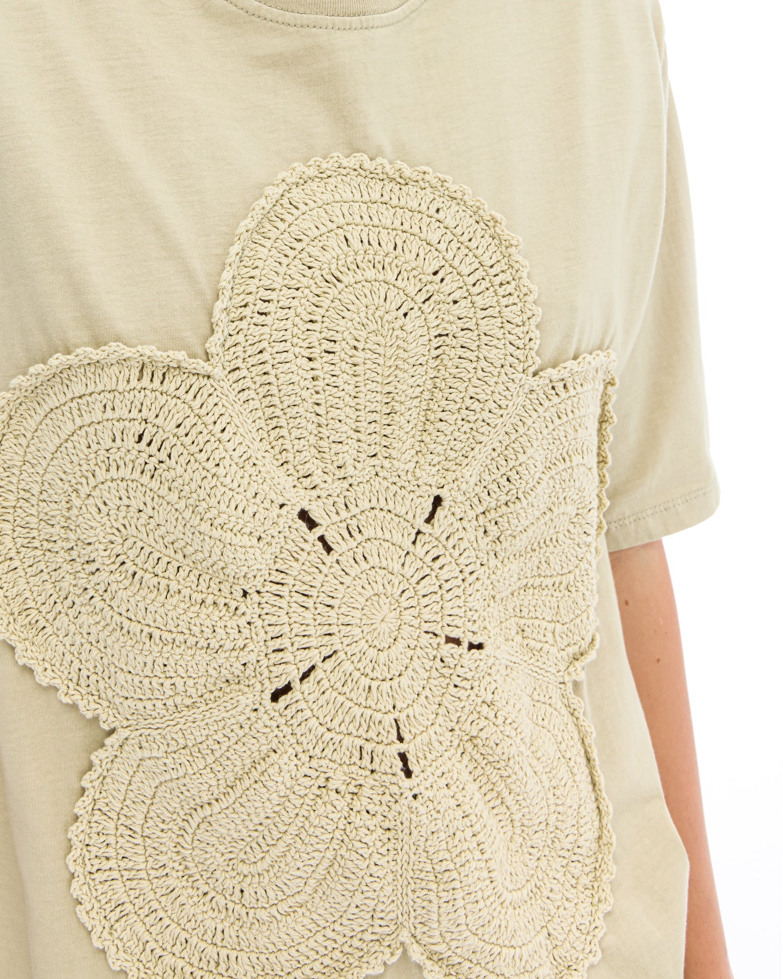 Hand Knit Crochet Flower Tee by THE TALES - back view