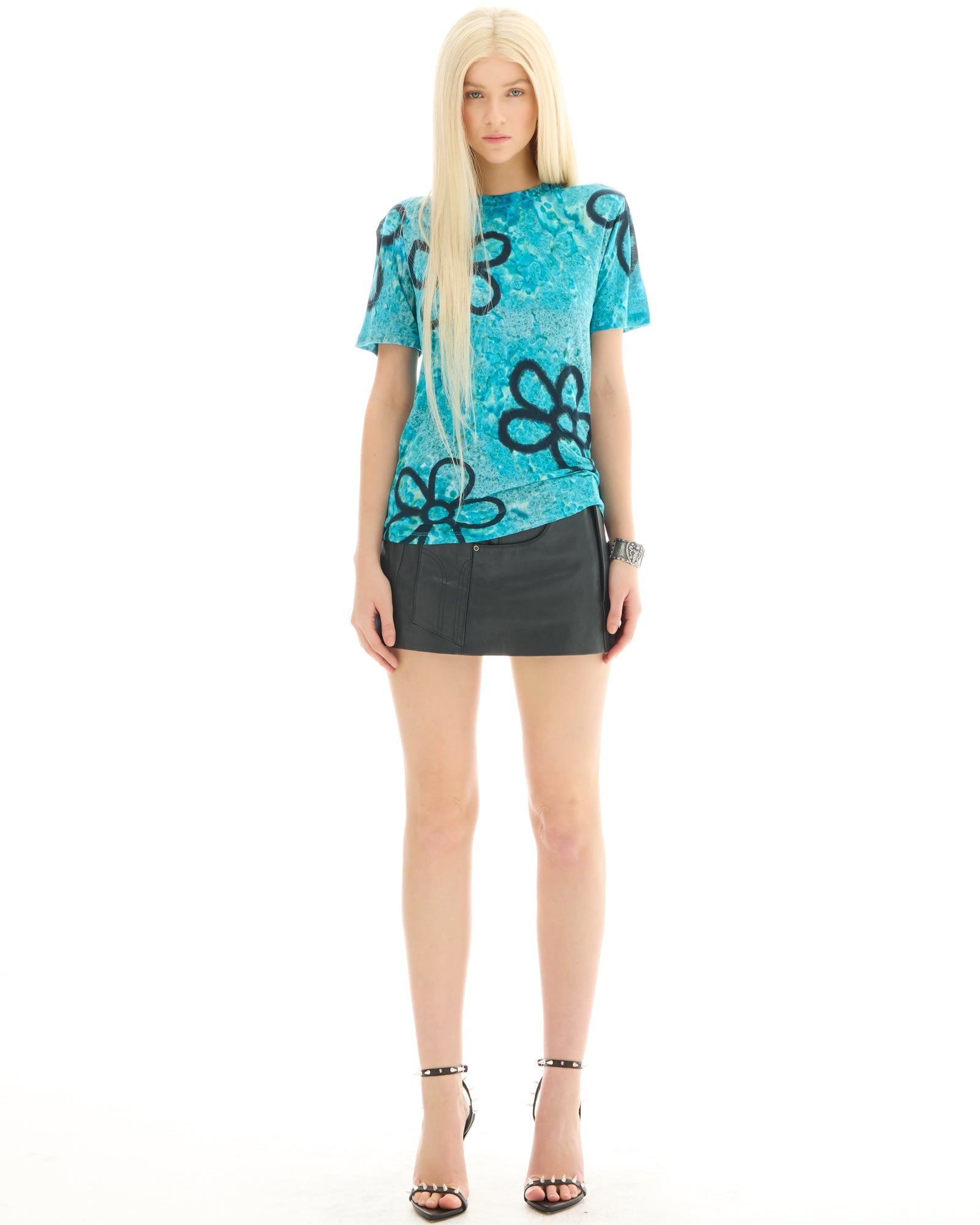 Hand Spray Flower Fitted Modal Tee THE TALES